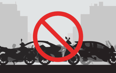 Prohibido estacionar vehículos y motocicletas en áreas no autorizadas